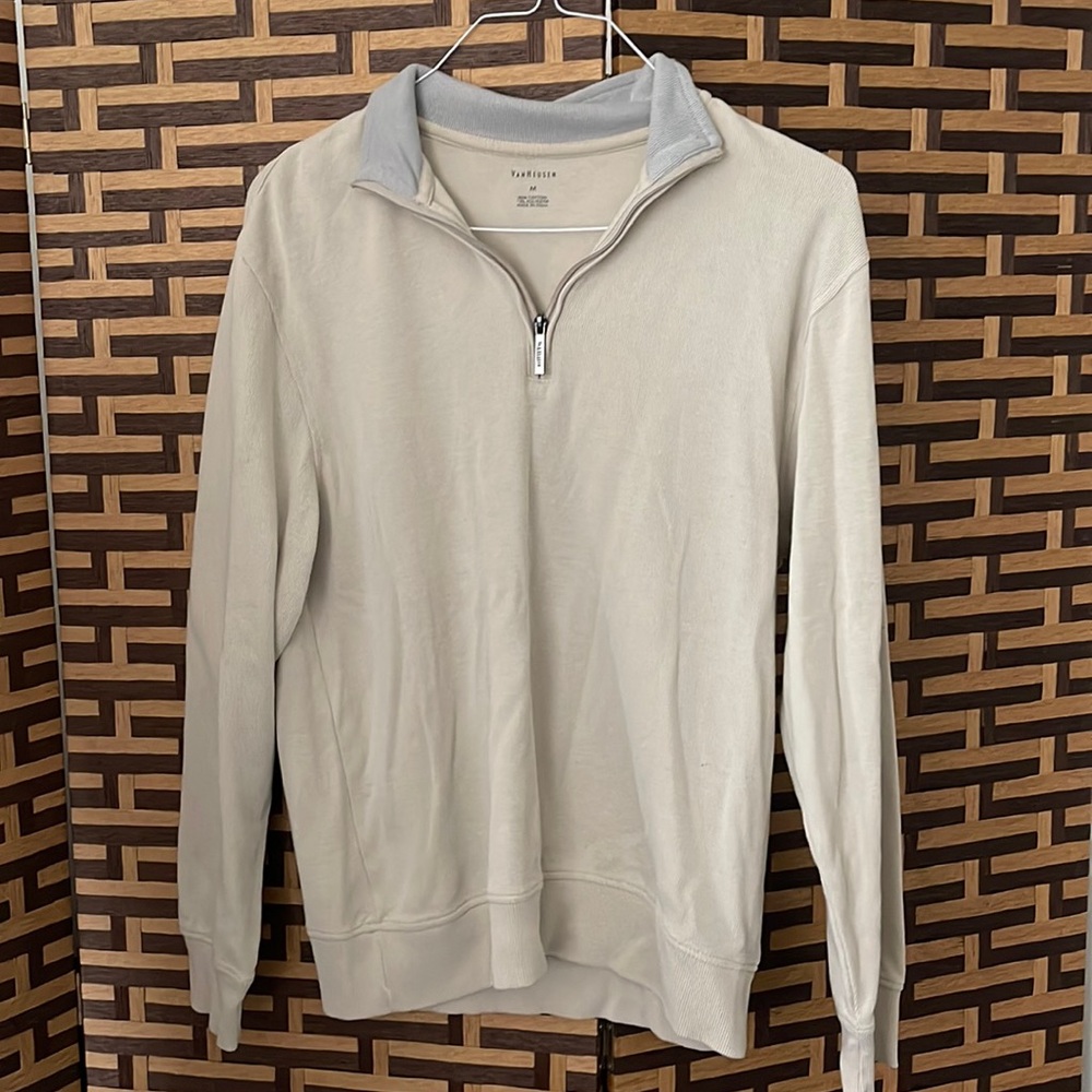 Brand new Van Heusen sweater